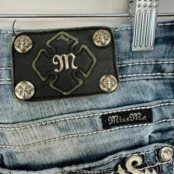 Miss Me Jeans Mid Rise Bootcut Embellished Back Pockets‎ Cropped Womens Sz 30 - Picture 11 of 16
